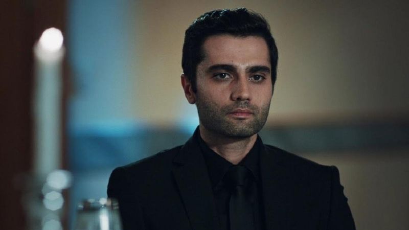 EDHO'nun Alparslan Çakırbeyli'si Yunus Emre Yıldırımer'in oğluna bakın! Yakışıklı mı yakışıklı...