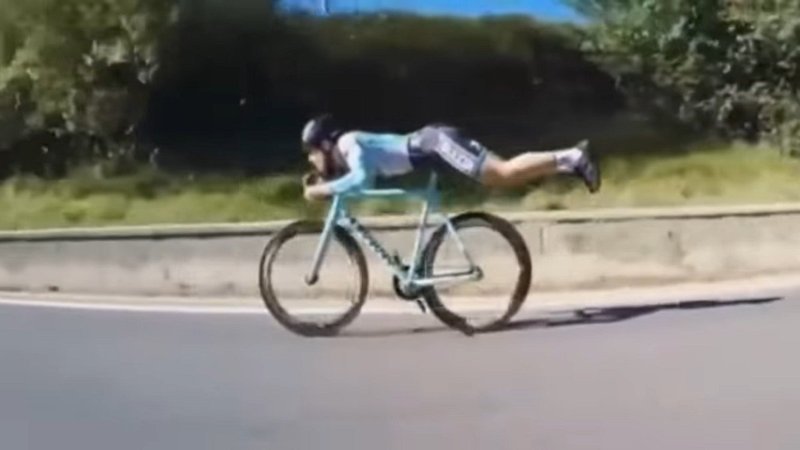 Fizik ne işe yarar diyenlere: Tek bir pedal çevirmeden yarış kazandıran taktik