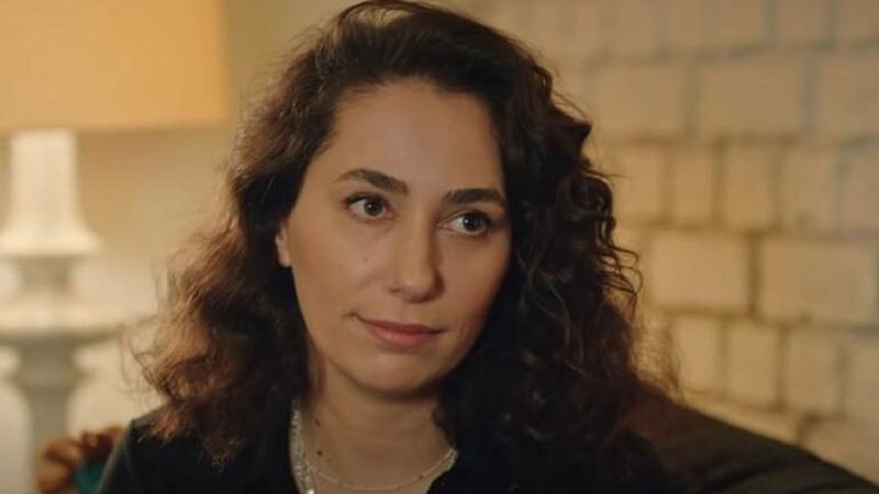 Meğer anneymiş! İşte Masumlar Apartmanı'nın yıldızı Esra Ruşan'ın masumiyet abidesi kızı