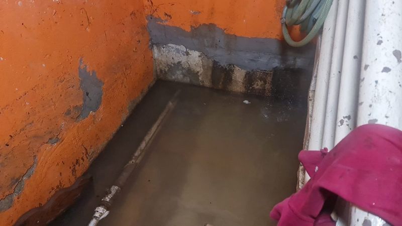 Kocaeli'de apartmanın giriş ve bodrum katlarını su bastı