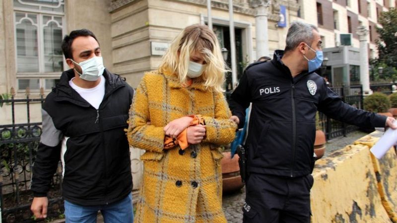 Beyoğlu'nda asılı Türk bayrağını koparan kadının ifadesi ortaya çıktı