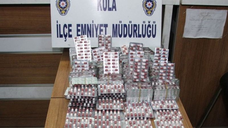 Manisa'da 3 bin 744 adet sentetik uyuşturucu hap ele geçirildi   