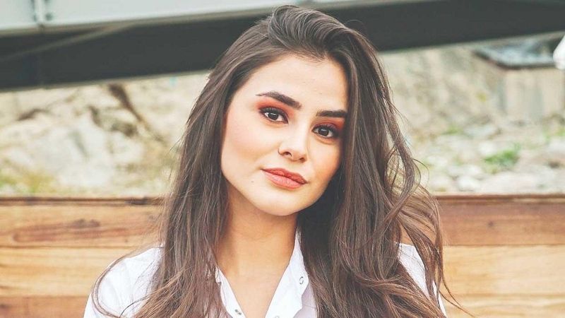 Gönül Dağı'nın Asuman'ı Hazal Çağlar'ın bir de kardeşini görün! Güzelliğiyle ablasını gölgede bıraktı