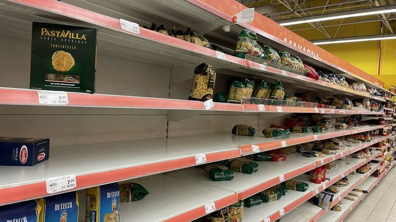 Edirne'de market rafları boşaldı