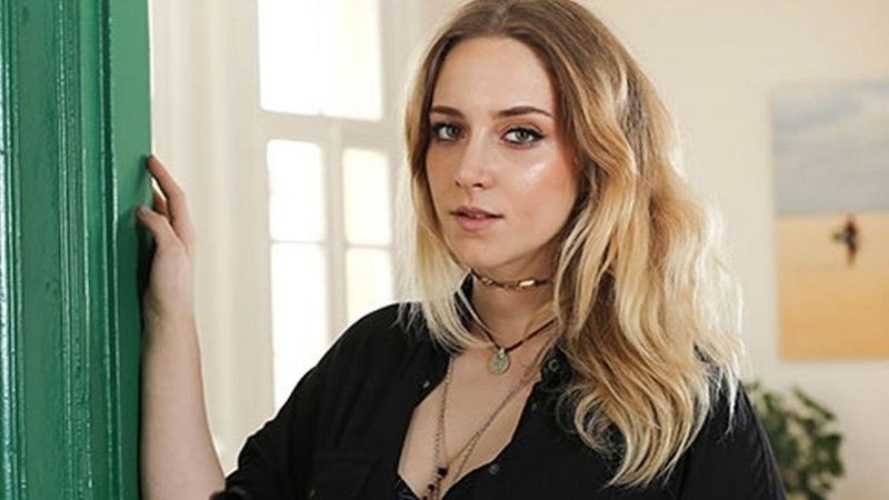 Bebek yüzüne kanmayın! Mahkum'un Sasha'sı Hayal Köseoğlu'nun estetiksiz hali şoke etti