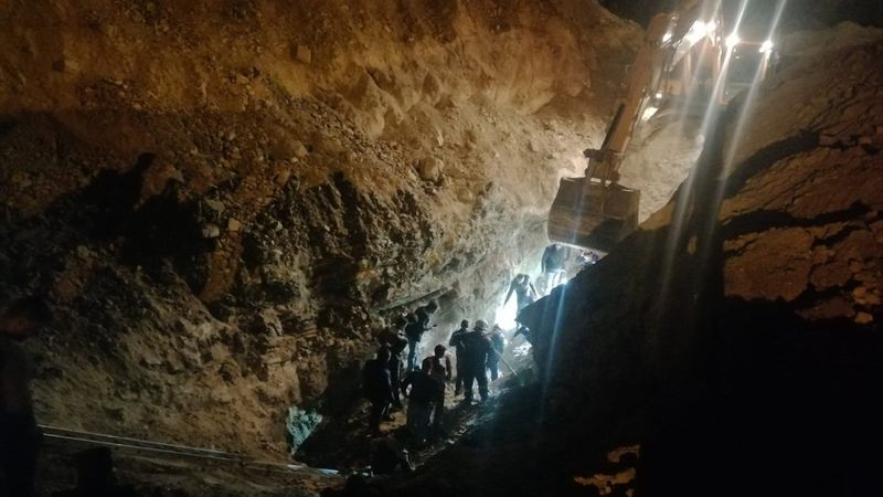 Aydın'da altyapı çalışması sırasında bir işçi göçük altında kaldı