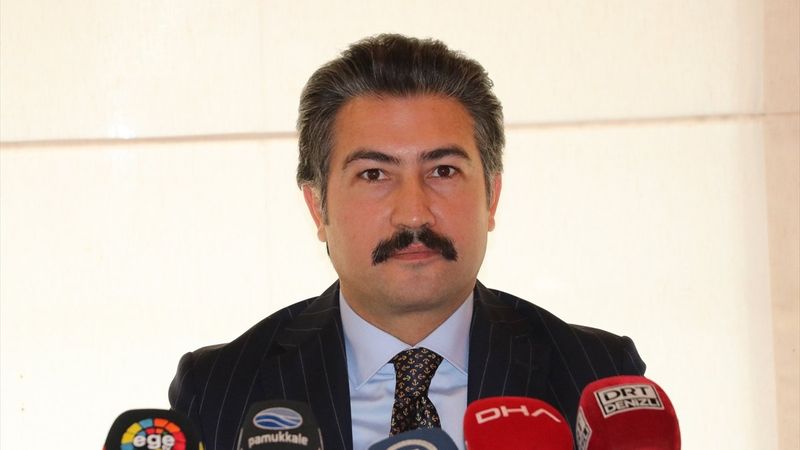 Cahit Özkan: Dünya ülkeleri küçülüyor, Türkiye ekonomisi büyüyor