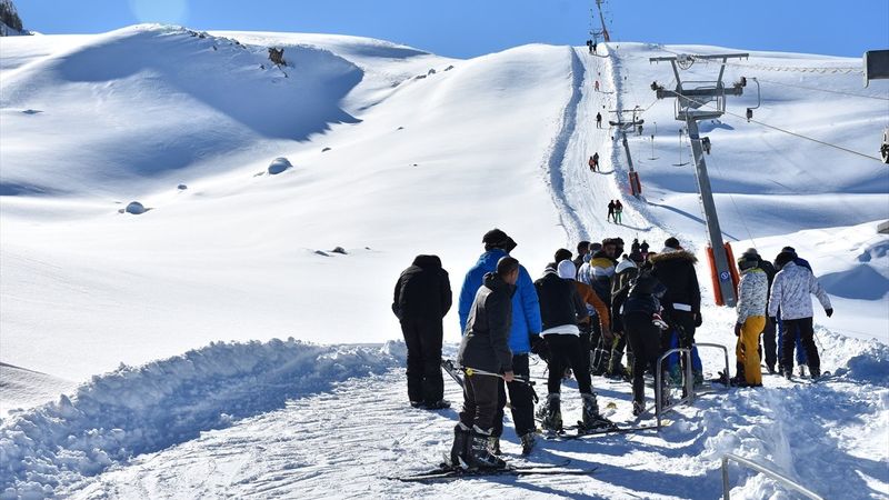 Hakkari'de kayak sezonu başladı