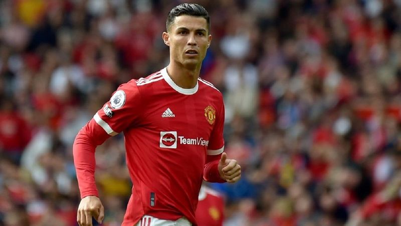 Güzelliğiyle baş döndürüyor! İşte Cristiano Ronaldo'nun kız kardeşi Elma Aveiro...