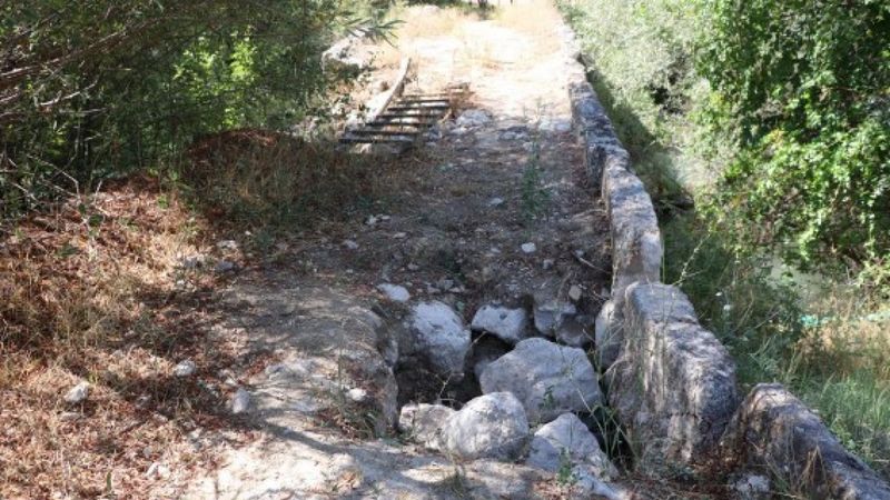 Denizli'de definecilerin talan ettiği tarihi köprü, restore edilecek