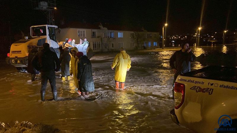 Edirne'nin Uzunköprü ilçesinde dere taştı