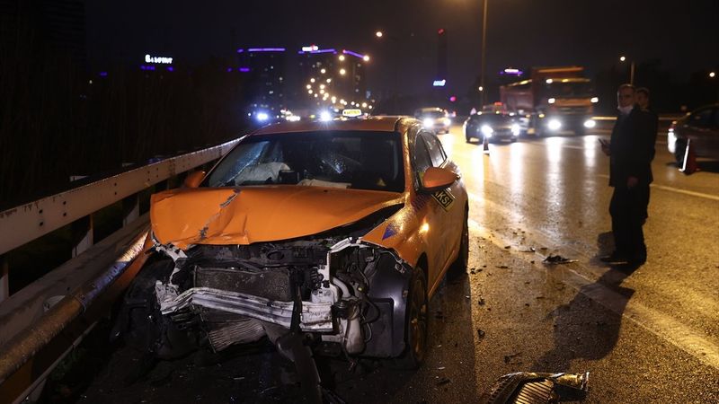 TEM Otoyolu'nda kaza: 1'i ağır 2 yaralı