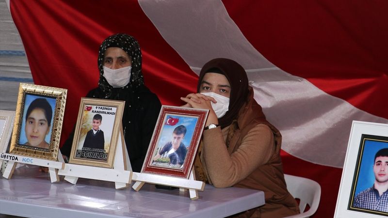 Diyarbakır annelerinin evlat nöbeti yeni yılın ilk gününde de sürdü