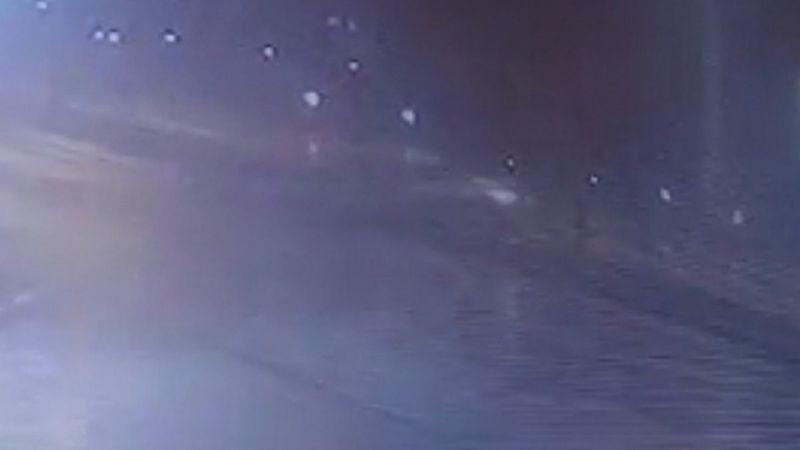 Bursa’da aydınlatma direğine çarpan kamyonetin sürücüsü can verdi