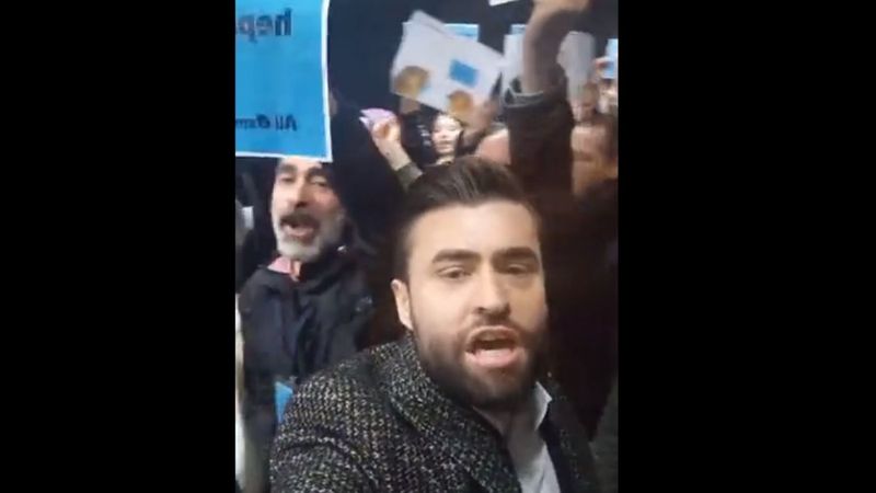 Marmaray'da maske mesafe kuralı protesto edildi