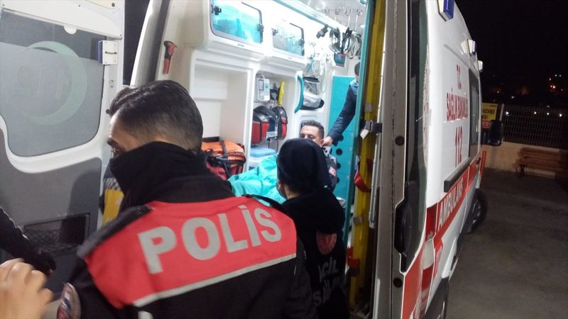 Adana’da silahlı kavgaya müdahale eden polis vuruldu