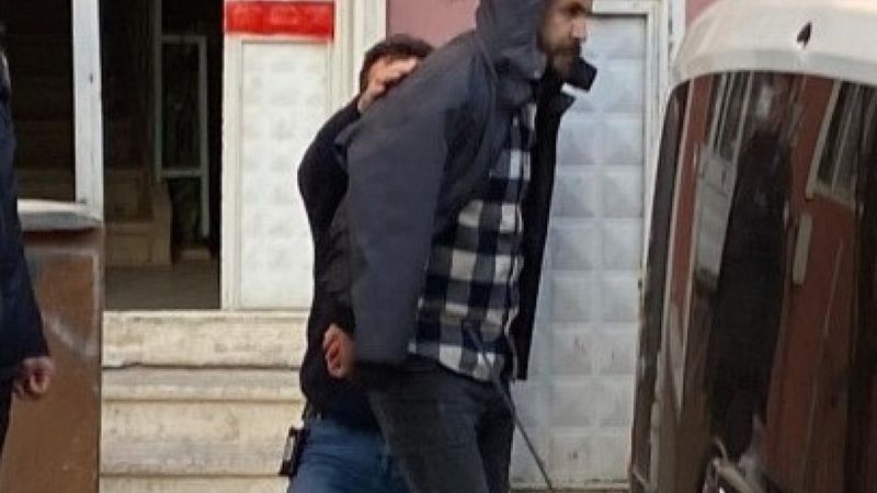 Eskişehir'de tartıştığı eşini sırtından 2 kez bıçakladı