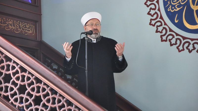 Ali Erbaş: Gençlere sahip çıkın