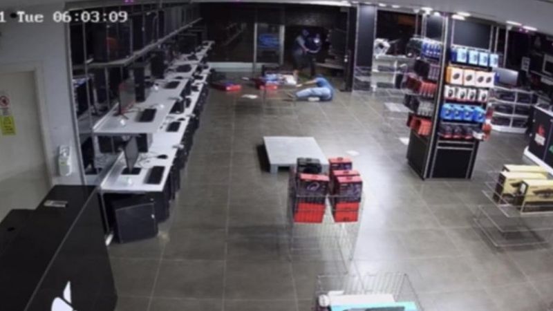 Kağıthane’deki teknoloji mağazasında soygun