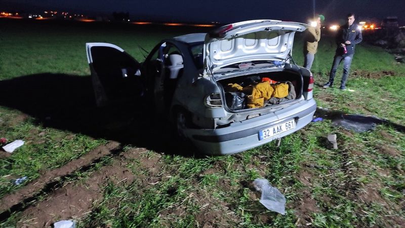 Mardin'de otomobil devrildi: 1 ölü 4 yaralı