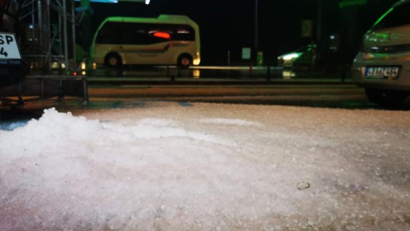 Marmaris'te dolu yağışı, tüm ilçede etkili oldu