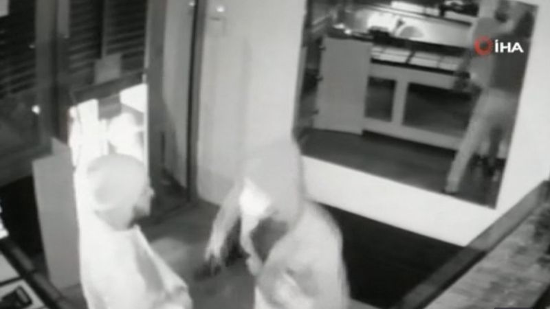 Küçükçekmece'de kuyumcunun soygun oyununu polis bozdu