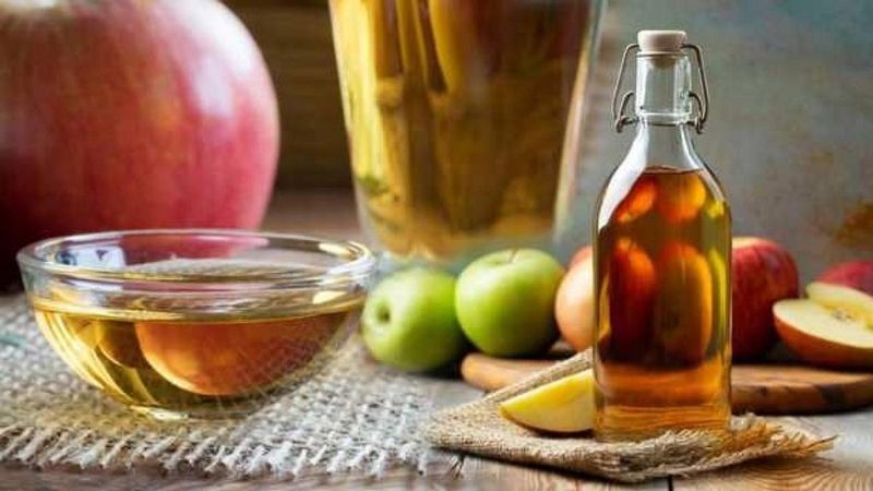 Uyumadan önce elma sirkesi içmek için 11 harika neden