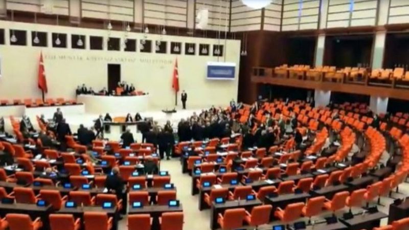 TBMM'de AK Partili ve CHP'li vekiller arasında gerginlik
