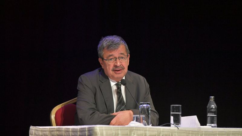 Yazar Hayati İnanç, Divan edebiyatını anlattı