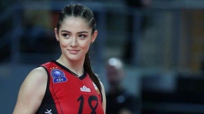 Zehra Güneş'in o pozu sosyal medyayı yıktı! 'Hangi derde devasın, söyle düşeyim'