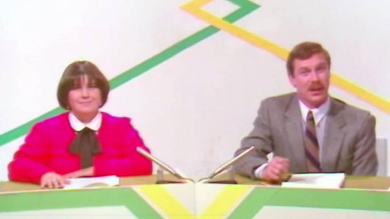 TRT ekranlarında bir nesle İngilizce öğreten ikiliden Zülal Balpınar: Gençler çok okusun