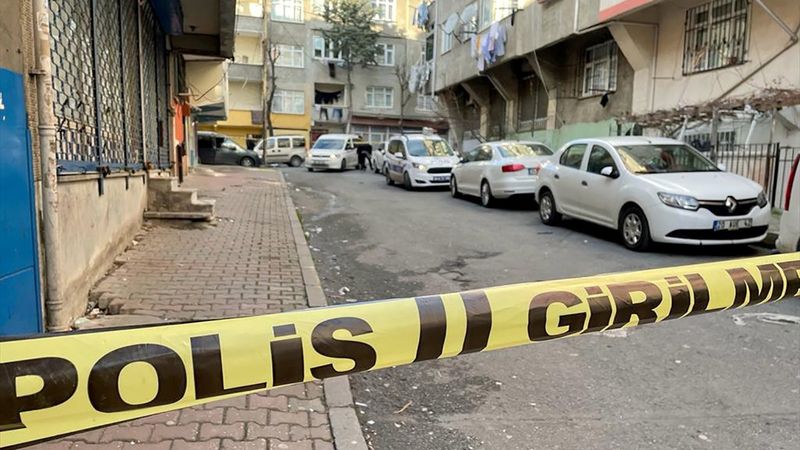 Bağcılar'da ev arkadaşını öldüren katil aranıyor