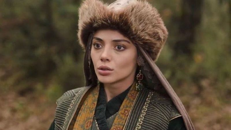Alparslan: Büyük Selçuklu'nun Karaca Hatun'u Rabia Soytürk cesur pozlarıyla Instagram'ı sallıyor