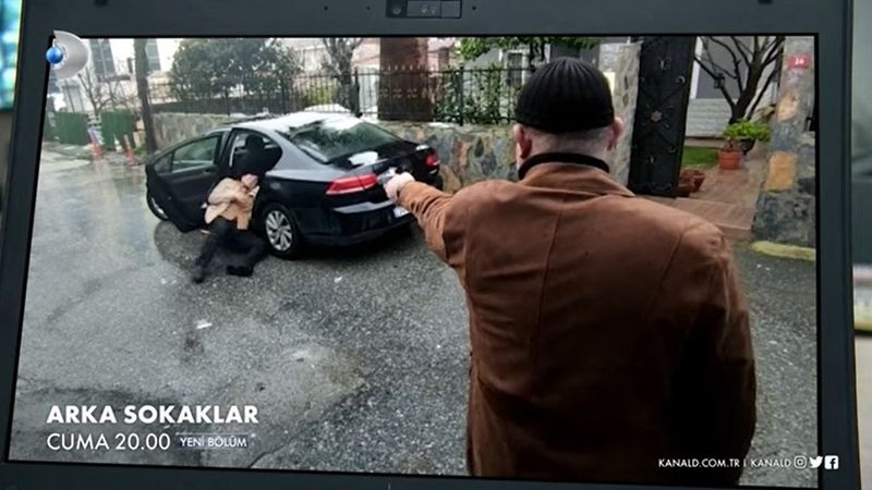 Arka Sokaklar 611. bölüm 2. fragmanı: Mesut Komiser, Rıza Baba'yı evinin önünde vuruyor!