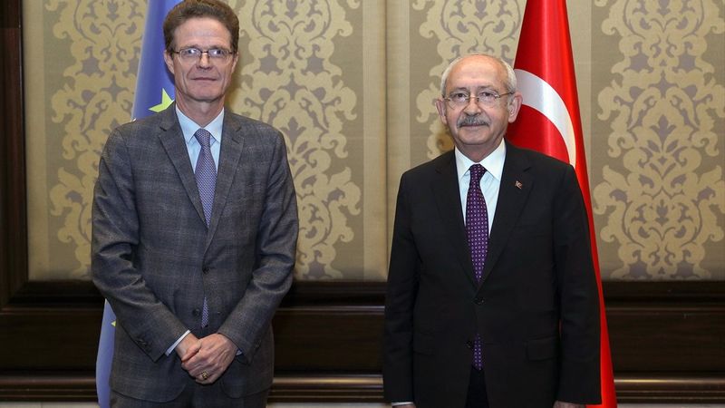 Kılıçdaroğlu, AB üyesi ülkelerin büyükelçileriyle yemek yedi
