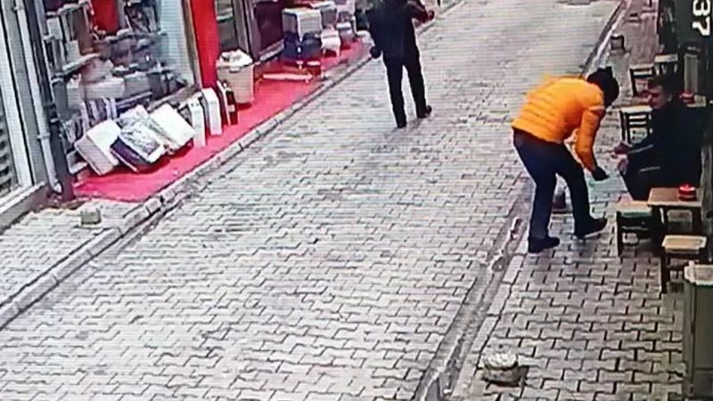 Samsun'da önce arkadaşını bıçakladı sonra evini yaktı