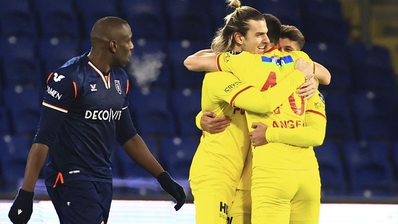 Göztepe deplasmanda Başakşehir'i devirdi