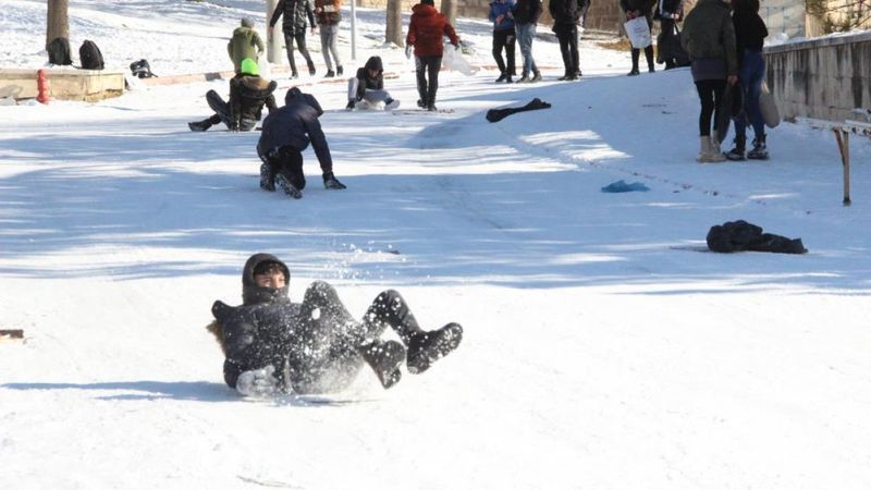 Karın tadını çıkarmak isteyenler Karaman Kalesi'ne akın ettı