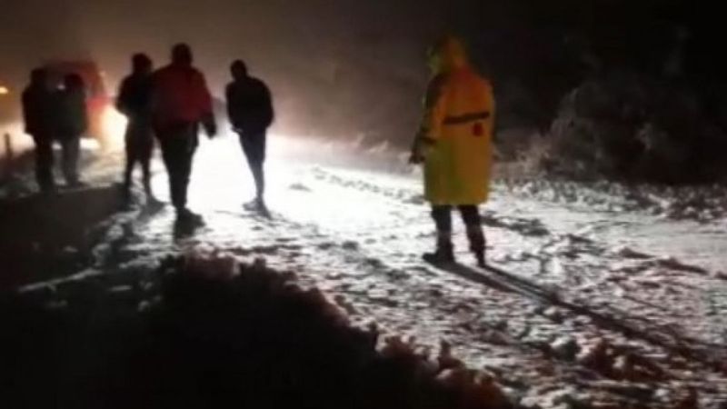 Mersin'de Tarsus- Çamlıyayla yolu kardan kapandı