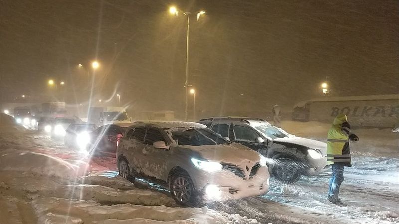 İstanbul-Ankara kara ulaşımı durdu