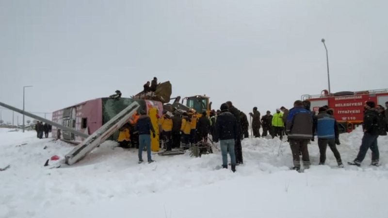 Giresun’da yolcu otobüsü şarampole yuvarlandı: 10 yaralı