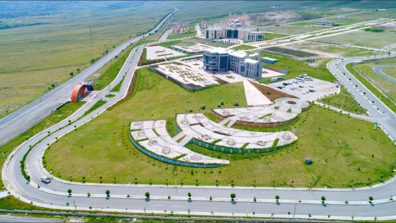 Iğdır Üniversitesi'nde dekan yardımcısı eşini öğretim görevlisi olarak işe aldı