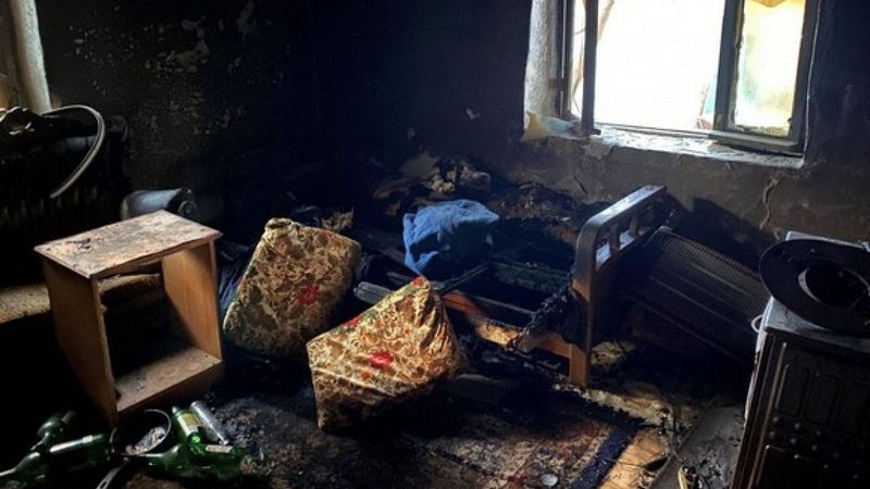 Manisa'da sigara içerken uyuyakalınca çıkan yangında can verdi