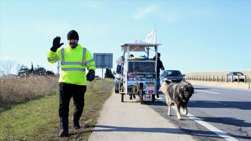İngiltere'den hac için yürüyerek yola çıkan Iraklı İstanbul'da