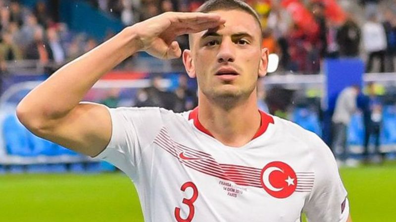 Sır gibi saklıyordu! Merih Demiral'ın kendisinden 8 yaş büyük sevgilisi bakın hangi model çıktı