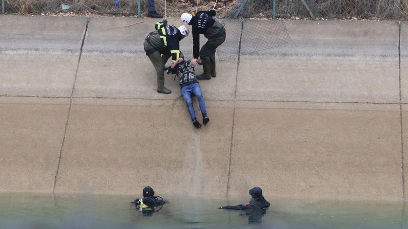 Şanlıurfa’da kanala atlayan hırsız boğuldu