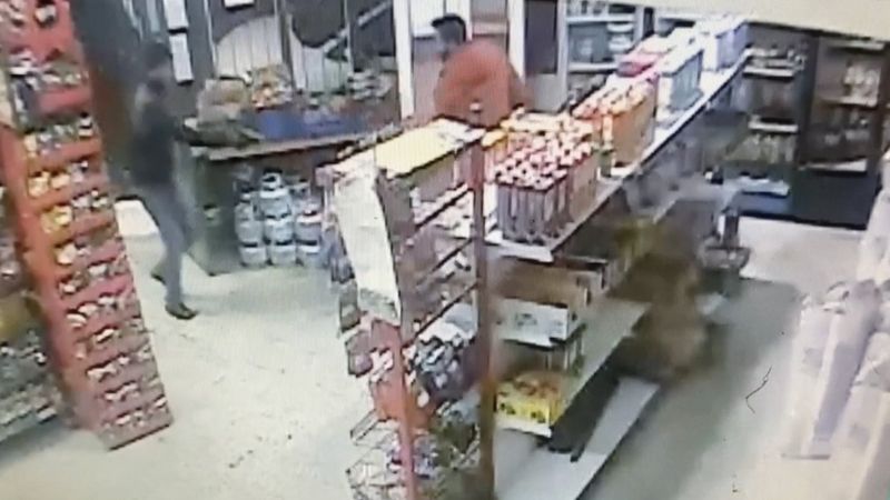 Şişli’deki bakkalda silahlı kavga