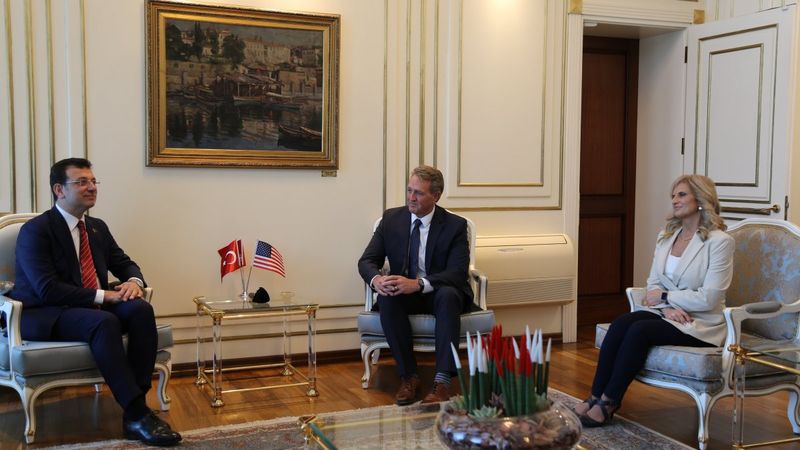 Ekrem İmamoğlu'nun ABD Büyükelçisi ile İngilizce diyaloğu