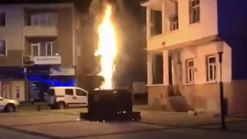 Edirne'deki Adalet Anıtı kundaklandı