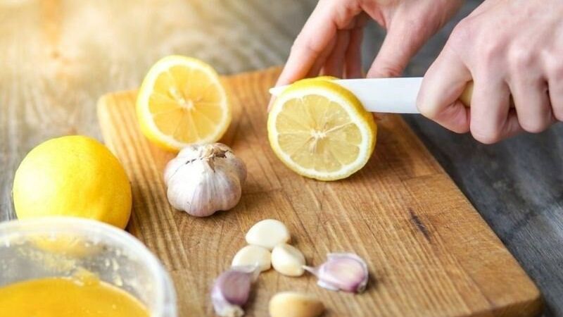 Limon suyuna sarımsak eklemenin muhteşem faydaları